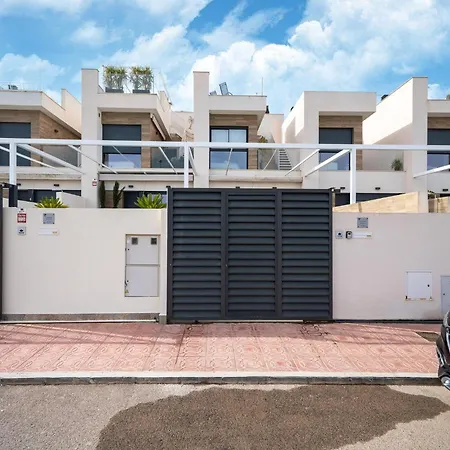 Villa With Private Pool And Whirlpool